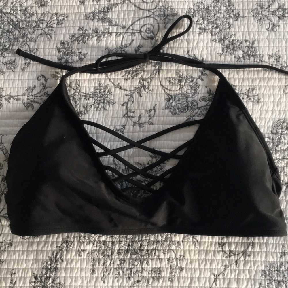 Black bikini top